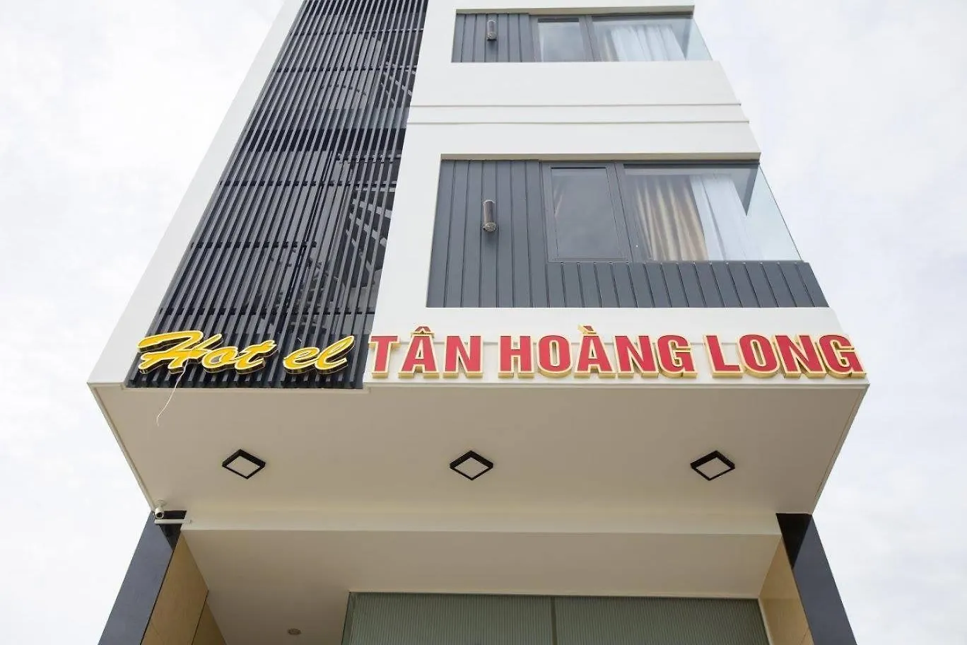 Tan Hoang Long Hotel Dn By - Bay Luxury Da Nang