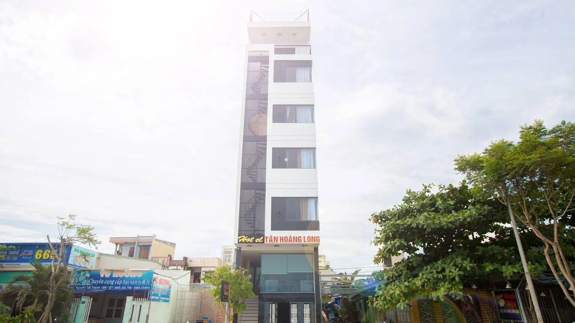 Tan Hoang Long Hotel Dn By - Bay Luxury Da Nang Vietname